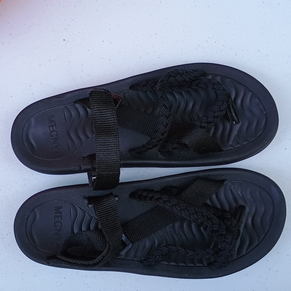 MEGNYA Hiking Sandals for Women Black Size 8